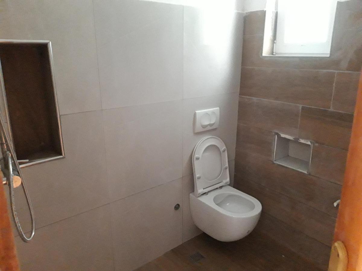 Bujtinat Skenderi Gjinar 2 Villa Exterior photo